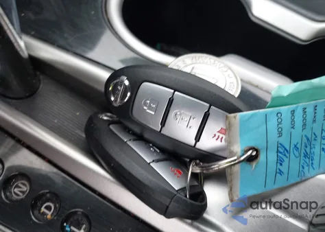 2018 Nissan Pathfinder S из США, поврежденный, VIN 5N1DR2MM7JC675369